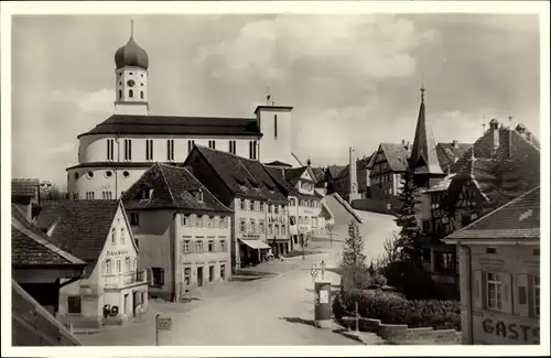 Ak Stockach im Hegau Baden Württemberg, Straßenpartie, Kirche