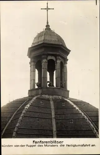 Ak Aachen in Nordrhein Westfalen, Fanfärenbläser, Kuppel des Münsters, Jubiläumsjahr 1925