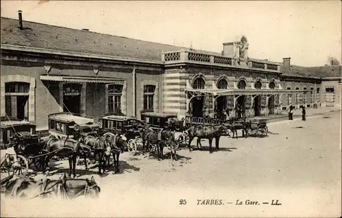 Ak Tarbes Hautes Pyrénées, La Gare, Pferdewagen