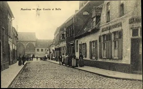 Ak Messines Westflandern, Rue Courte et Belle, Anwohner