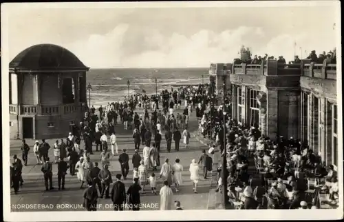 Ak Nordseebad Borkum in Ostfriesland, Auf der Promenade, Passanten