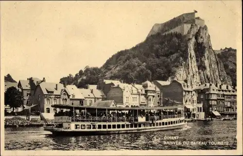 Ak Dinant Wallonien Namur, Arrivée du Bateau Touriste, Wasserpartie mit Dampfer