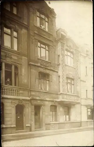 Foto Ak Köln am Rhein, Straßenpartie, Wohnhaus, Mietshaus