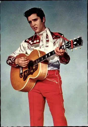 Ak Sänger und Schauspieler Elvis Presley, Portrait mit Gitarre