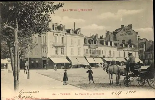 Ak Tarbes Hautes Pyrénées, La Place Maubourguet, Kutsche