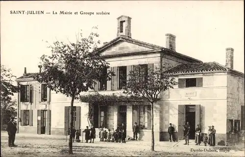 Ak Saint-Julien Var, La Mairie et Groupe scolaire