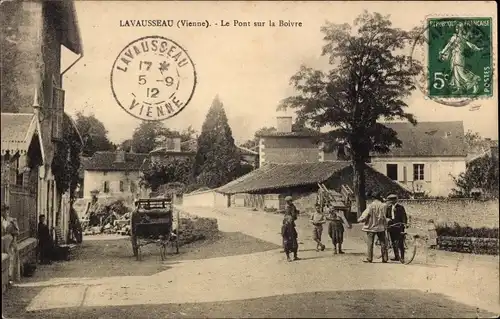 Ak Lavausseau Vienne, Le Pont sur la Boivre