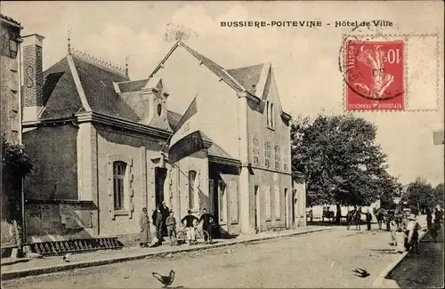 Ak Bussiere Poitevine Haute Vienne, Hotel de Ville