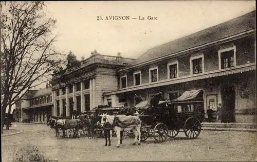 Ak Avignon Vaucluse, La Gare, Kutsche