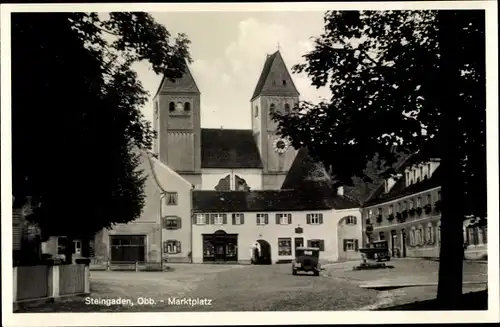 Ak Steingaden in Oberbayern,  Marktplatz mit Kirche
