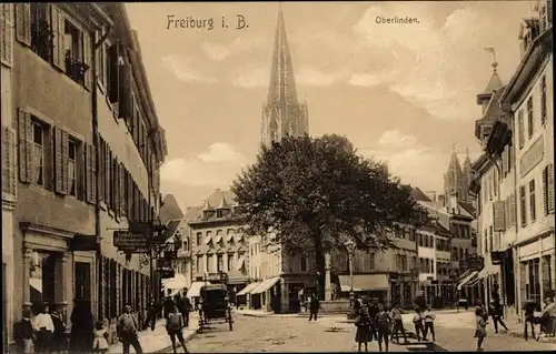 Ak Freiburg im Breisgau, Oberlinden, Straßenpartie