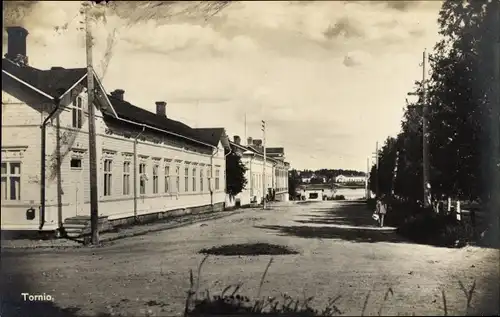 Ak Tornio Torneå Lappland Finnland, Straßenpartie im Ort