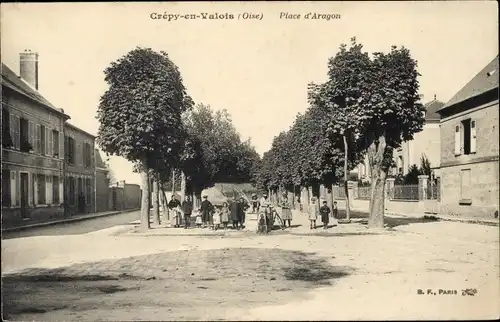 Ak Crépy en Valois Oise, Place d'Aragon