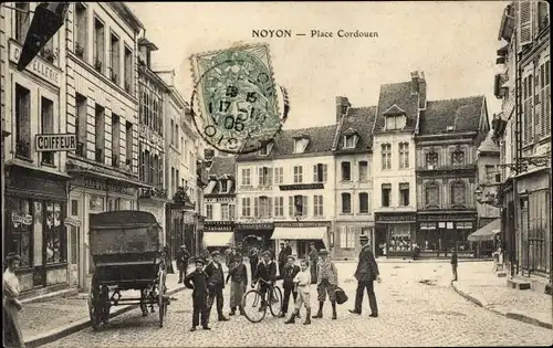 Ak Noyon Oise, Place Cordouen, Coiffeur