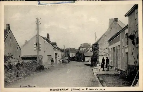 Ak Ménestreau Nièvre, Entrée du pays, Straßenpartie