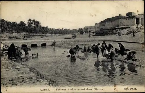 Ak Gabès Tunesien, Femmes Arabes lavant dans l'Oued