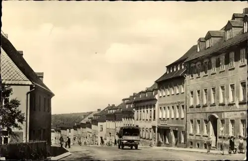 Ak Zöblitz Marienberg im Erzgebirge, Blick in die Hauptverkehrsstrasse, LKW