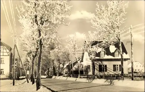 Ak Reitzenhain Marienberg im Erzgebirge, Winteransicht, Straße