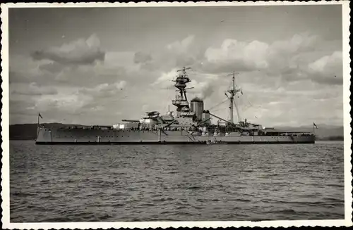 Foto Ak Britisches Kriegsschiff, HMS Royal Sovereign