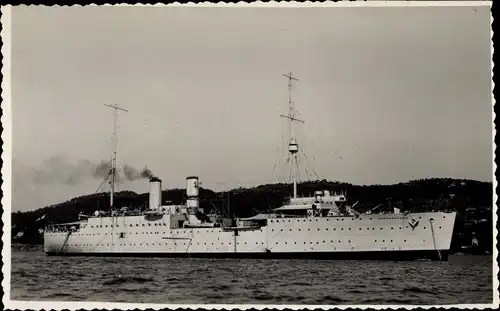 Foto Ak Britisches Kriegsschiff, HMS Resource