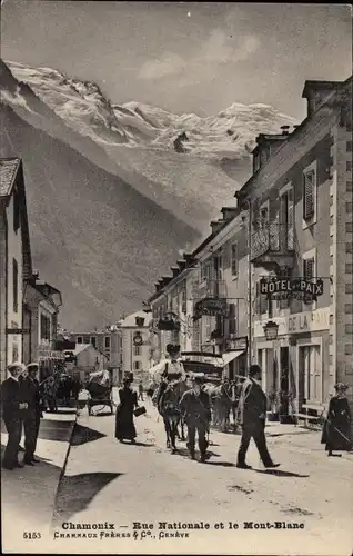 Ak Chamonix Mont Blanc Haute Savoie, Rue Nationale et le Mont Blanc, Hotel