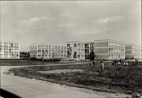 Ak Stralsund Vorpommern, Polytechnische Oberschulen Karl Liebknecht und Rosa Luxemburg Knieper West