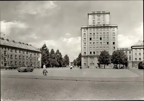 Ak Vor Wendorf Wismar in Mecklenburg, Hochhaus, Platz des Friedens