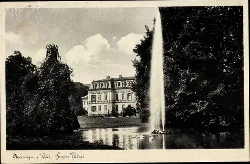 Ak Meiningen in Thüringen, Großes Palais, Wasserfontäne