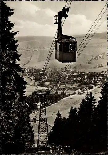 Ak Oberwiesenthal im Erzgebirge, Blick von der Schwebebahn, Ortsansicht