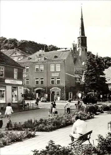 Ak Oderberg im Kreis Barnim, Blick zum Markt, Straßenszene, Kirche, Traktor