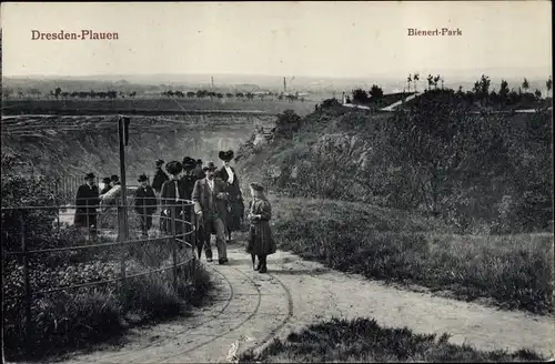 Ak Dresden Plauen, Bienert-Park, Spazierweg