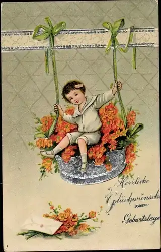 Präge Ak Glückwunsch Geburtstag, Mädchen beim Schaukeln, Blumen