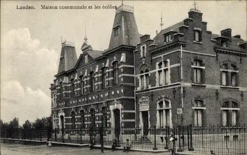 Ak Landen Flandern Flämisch Brabant, Maison communale et les ecoles