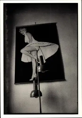 Ak Schauspielerin Marilyn Monroe, Portrait, Wandbild, Stehlampe, Fotokunst Guy Le Querrec