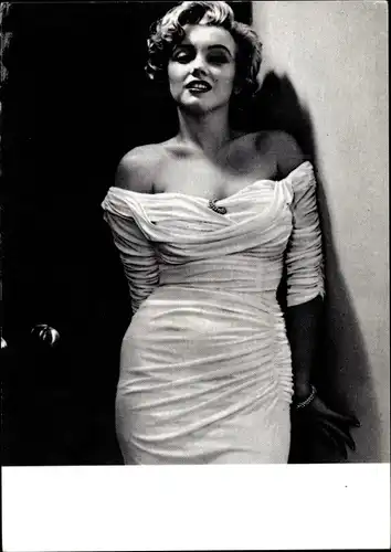 Ak Schauspielerin Marilyn Monroe, Portrait, Kleid