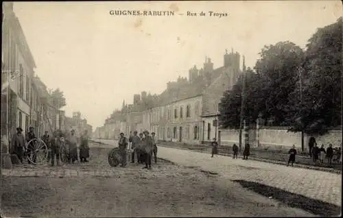Ak Guignes Rabutin Seine et Marne, Rue de Troyes