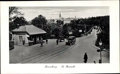 Ak Luxemburg, Stadtansicht, La Passerelle, Auto, Straßenbahn, Gleise