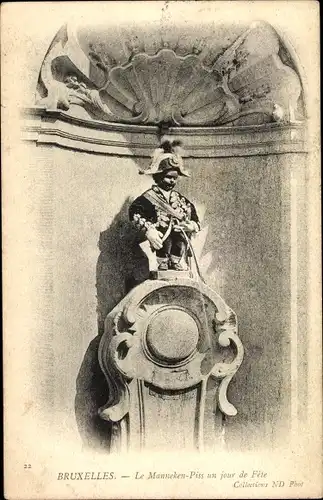 Ak Bruxelles Brüssel, le Manneken-Piss un jour de Fete