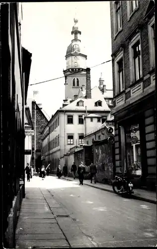 Ak Chemnitz Sachsen, Kirchgasse, Motorrad, Passanten