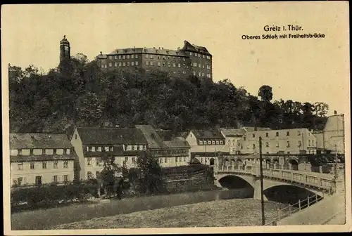 Ak Greiz im Vogtland, Oberes Schloss mit Freiheitsbrücke