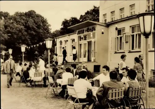 Ak Ostseebad Kühlungsborn, FDGB Cafe Jochen Weigert, Cafeterrasse