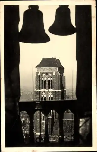 Ak Gdańsk Danzig, St. Marienkirche, Blick vom Glockenturm zur Kirche