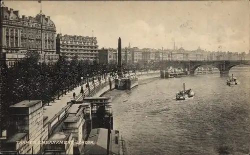 Ak London City England, Thames Embankment, Uferansicht mit Blick auf Gebäude und Brücke