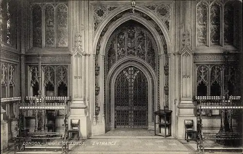 Ak London City England, House of Lords, Entrance, Innenansicht, Eingang