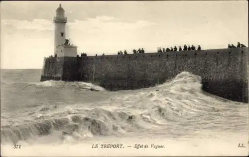 Ak Le Tréport Seine Maritime, Effet de Vagues, Leuchtturm