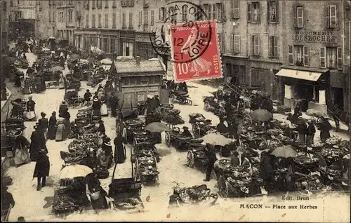 Ak Macon Saône et Loire, vue générale de la Place aux Herbes , Marktszene