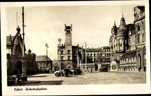 Ak Erfurt in Thüringen, Bahnhofsplatz