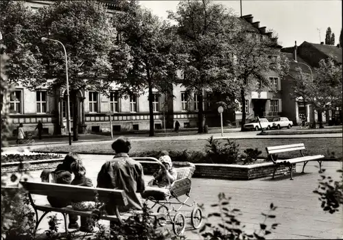 Ak Fürstenwalde an der Spree, Ernst-Thälmann-Straße, Kinderwagen