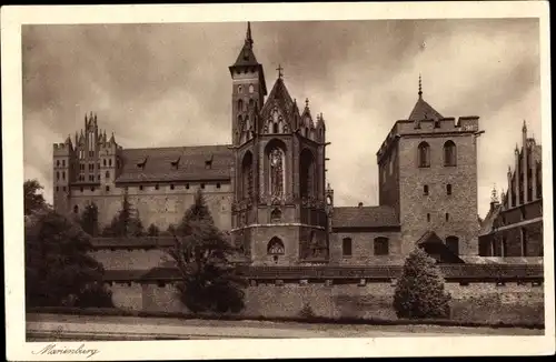 Ak Malbork Marienburg Westpreußen, Hochschloss, Außenansicht, Schlosskirche, Pfaffenturm