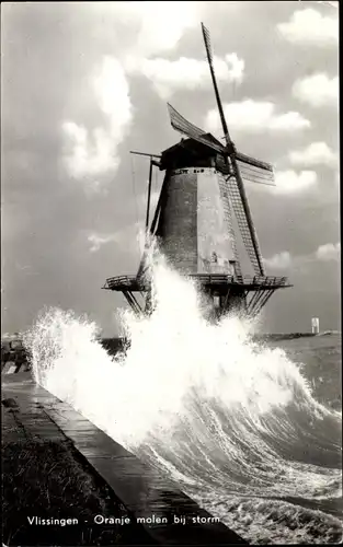 Ak Vlissingen Zeeland Niederlande, Windmühle, Brandung